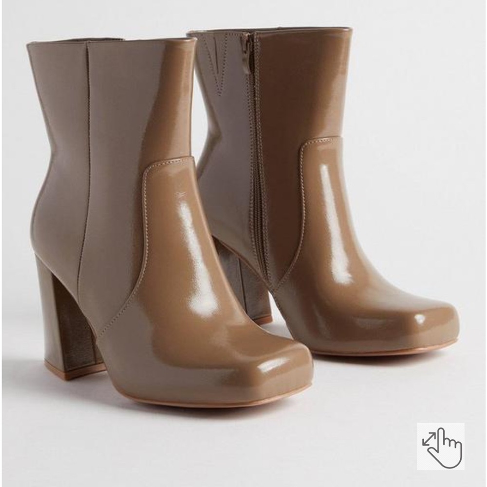 Torrid Square Toe Triangle Heel Booties Size 10 WW